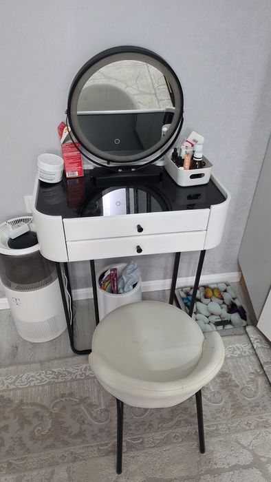 Стол и стул  для касметике