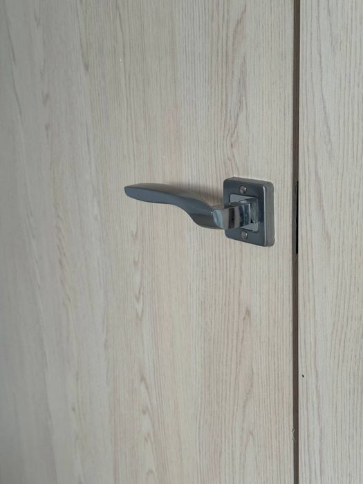 Продам межкомнатные двери