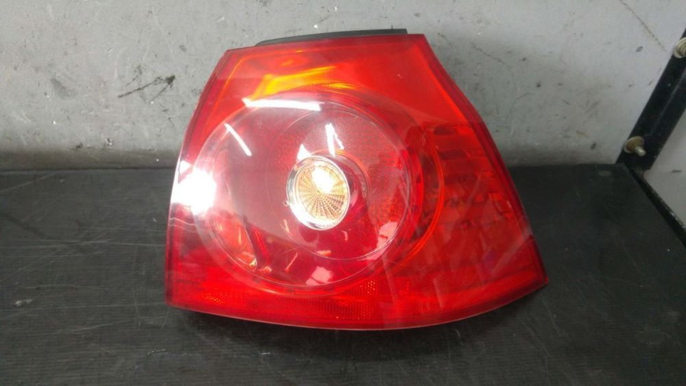 Stop tripla lampa dreapta aripa vw golf 5 hatchback 1k1 1k6945096e 028490202b