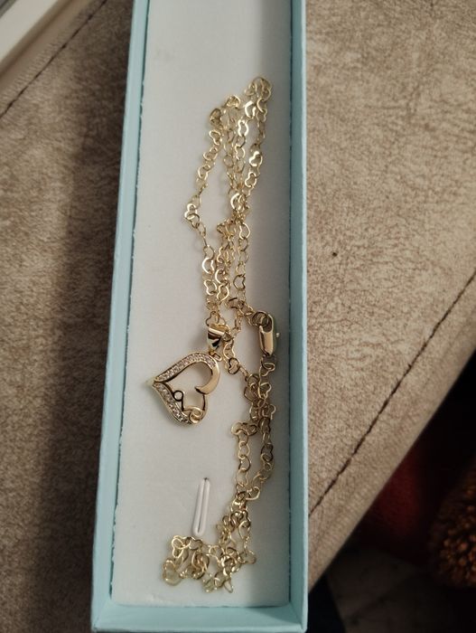 Vând bijuteri placate cu aur 14K