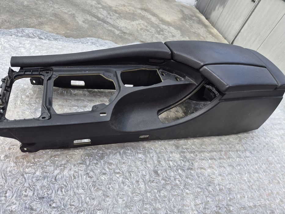 Подлакътник BMW E60 за CIC
