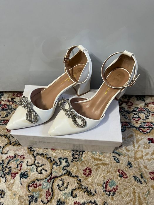 Продам туфли женские.