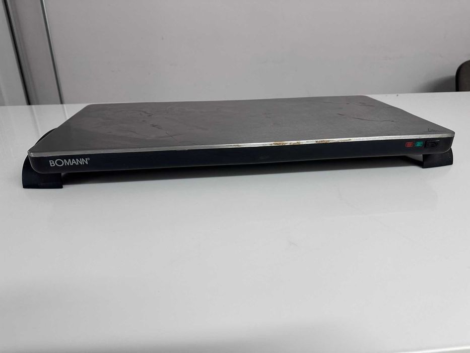 Vand placa electrica Bomann pentru mentinerea mancarii calde