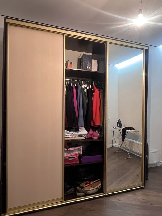 Продается шкаф-купе