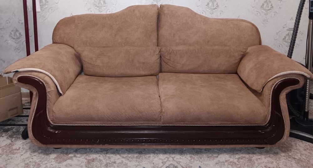 Divan kreslo sotiladi