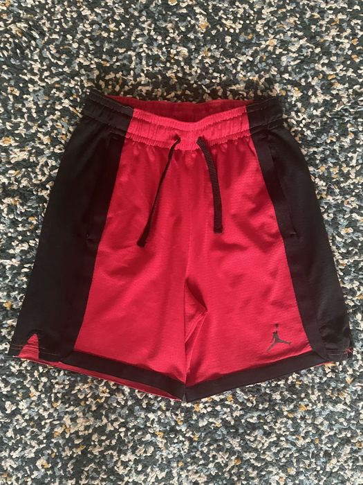 Vand pantaloni Jordan