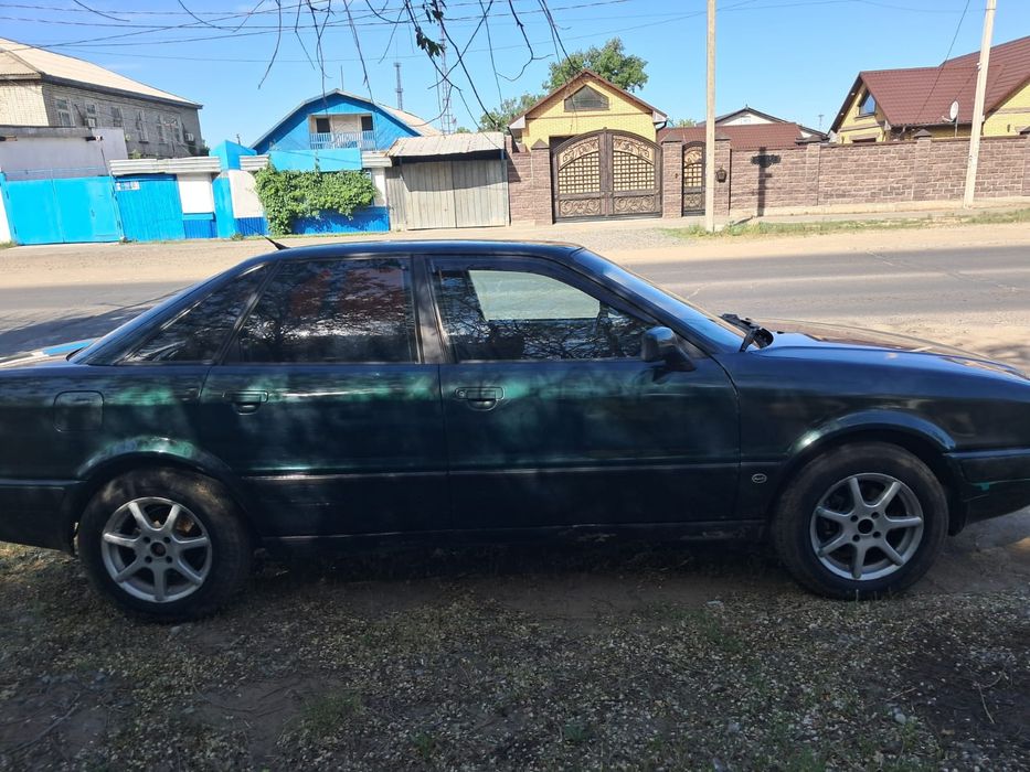 Продам автомобиль Audi 80
