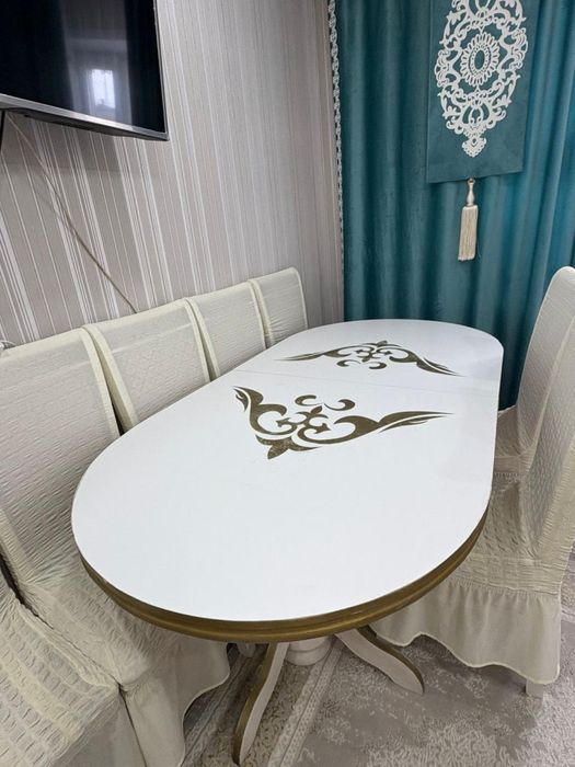 Стол со стульями