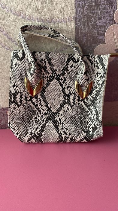 Продаю женские сумки