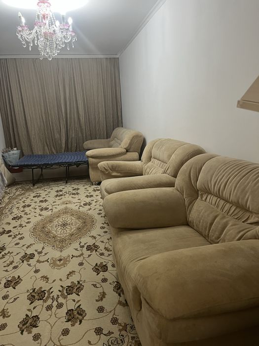 Продам диван с креслом