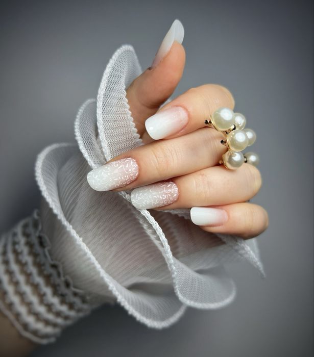 Ofer servichii de manichiura , pedichiura