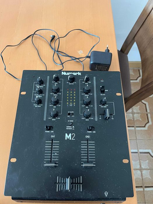 Mixer DJ Numark M2