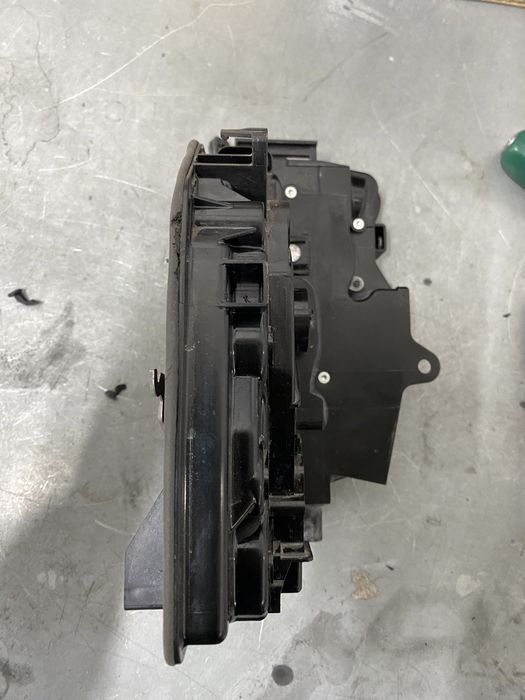 Замок вод.двери bmw x5G05