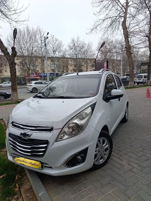 Yaxshi holatdagi Arzon SPARK Sotiladi