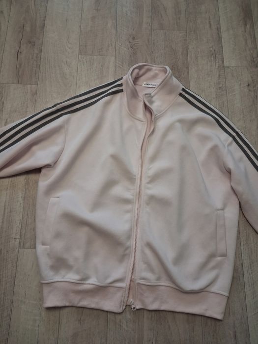 Продам кофту-олимпийку