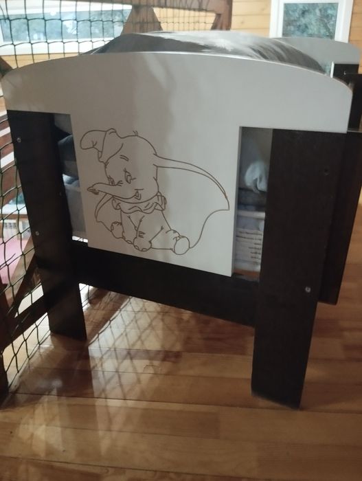 Детская кроватка