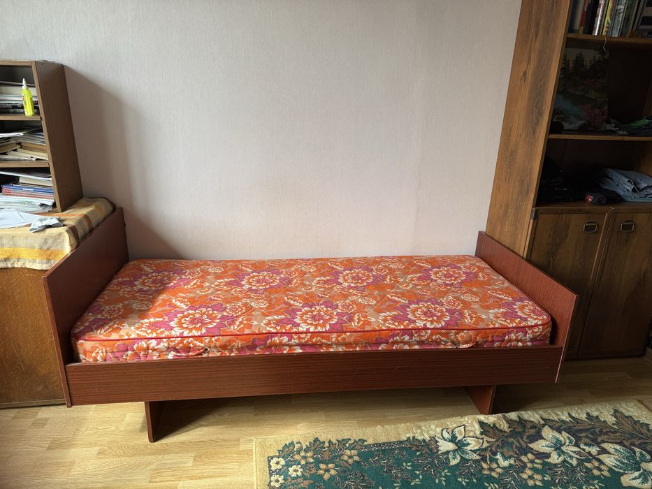 Кровати с матрасами