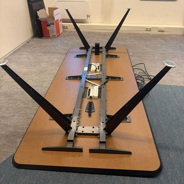 Birou modern DUBLU cu prize încorporate