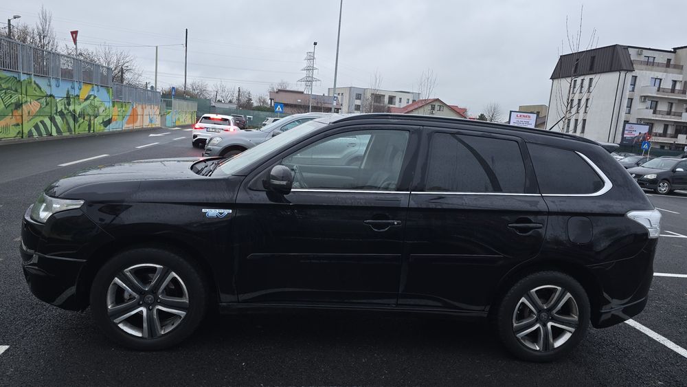 Mitsubishi Outlander PHEV Instyle+