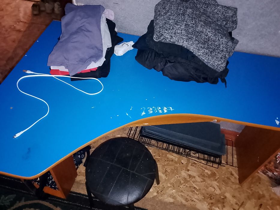 Компьютерный стол за 4000