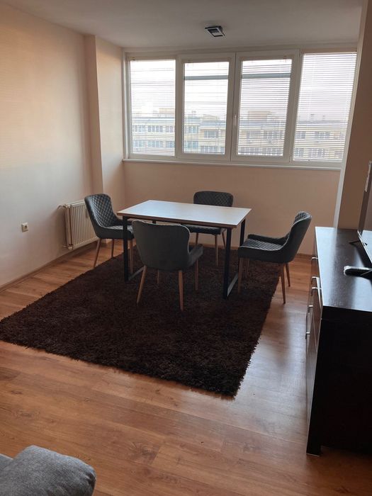 Тристаен апартамент под наем