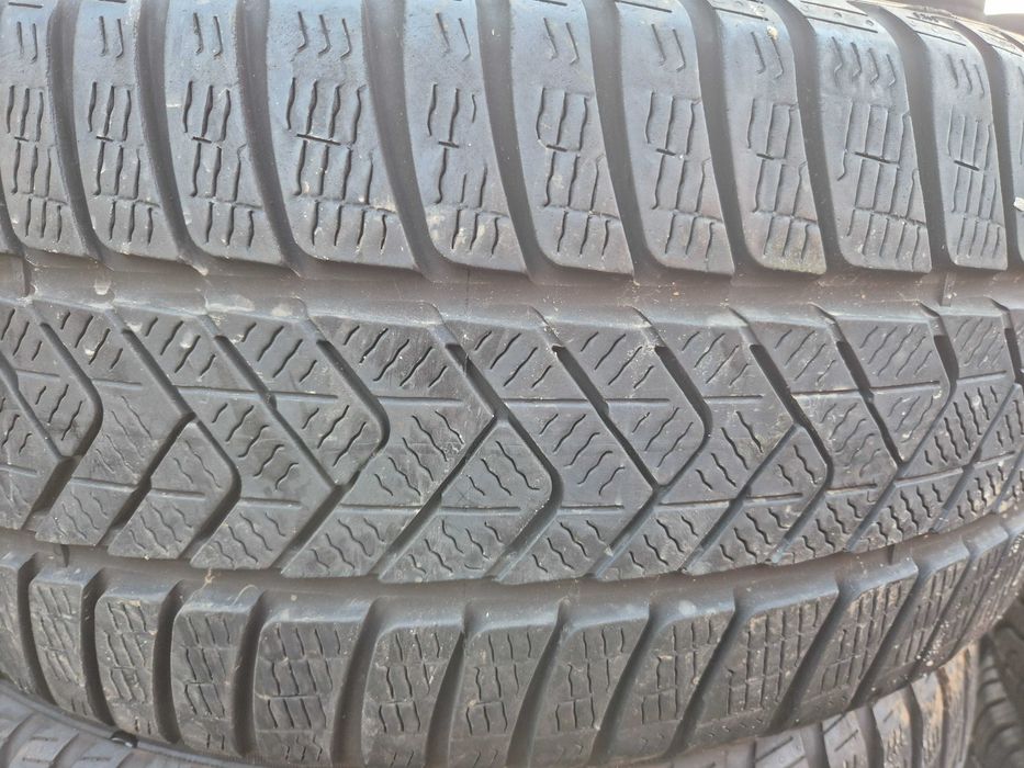 2 Anvelope de IARNA - 245/45/19 - PIRELLI - Stare F BUNA DOT 2023