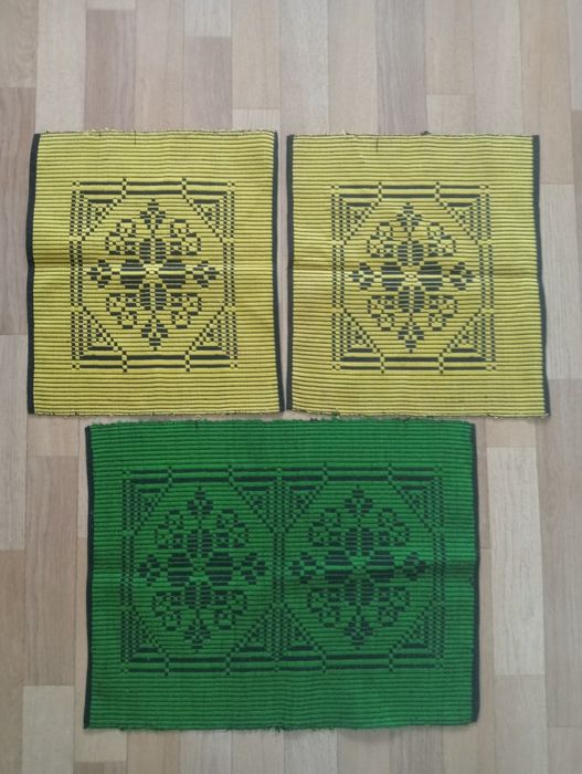 3 тъкани килимчета