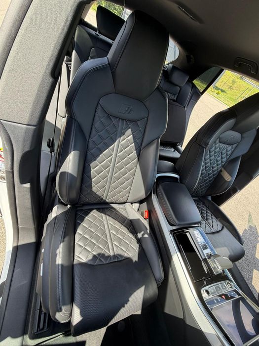 Audi Q8 60 TFSI e quattro S line | 462 CP | Model 2021 | Configurație de Top