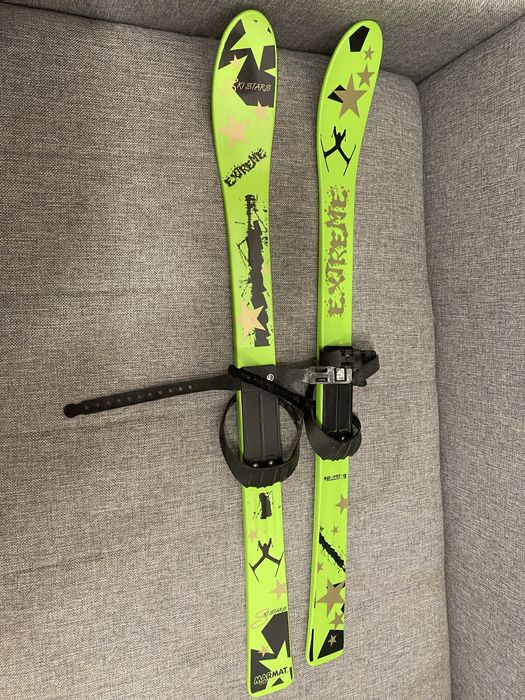 Skiuri de plastic pentru copii