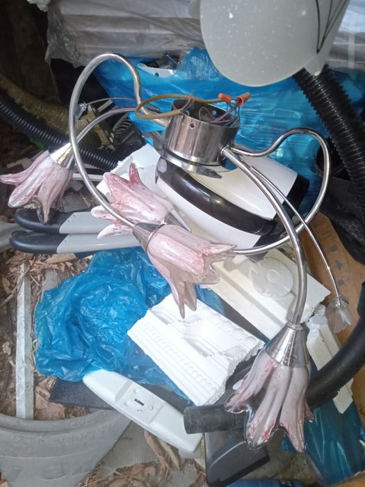 Продам люстра, светильник.