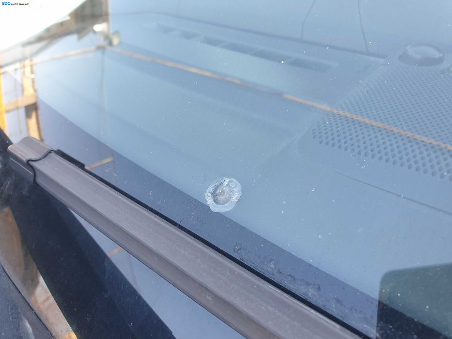 Parbriz Geam Sticla Model cu Senzor Ploaie Lumini si Incalzire cu Imperfectiune Land Rover Range Rover Sport L320 2005 - 2009 [K4435]