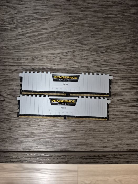 16 gb ram ddr4 3000MHz Vengeance LPX