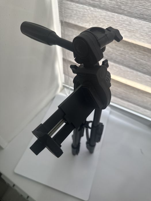 Штатив чёрный для телефона