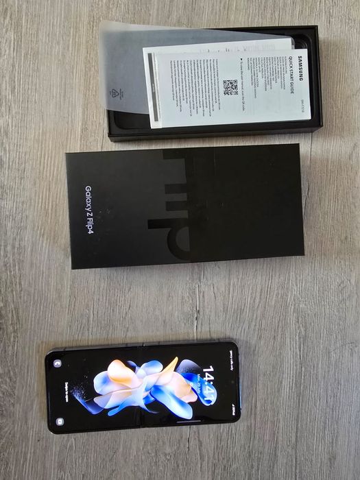 Galaxy Z Flip 4, 8 GB