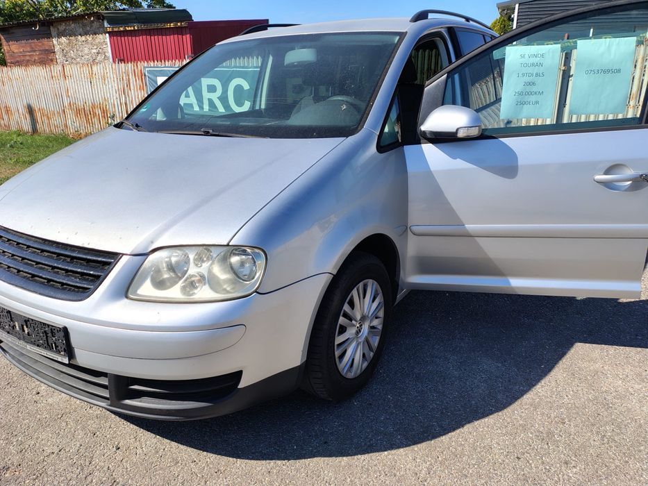 Dezmembrez Volkswagen Touran 1.9 BLS