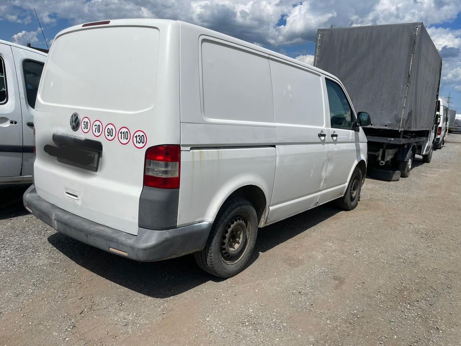 Dezmembram Volkswagen T5 Facelift 2011 2.0tdi CAA Manual