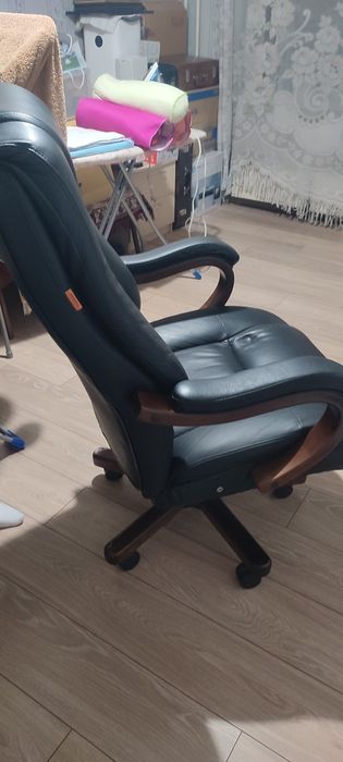 Офисное кресло немецкое