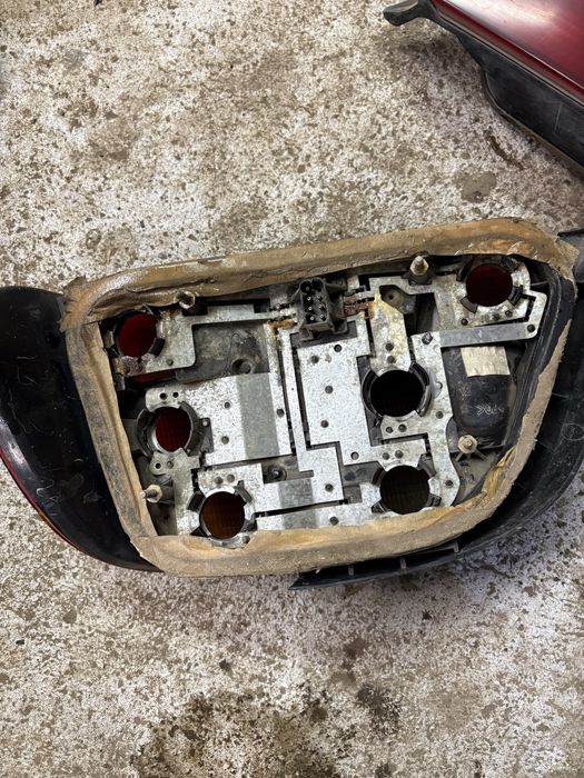 Продам задний фонари бмв е38