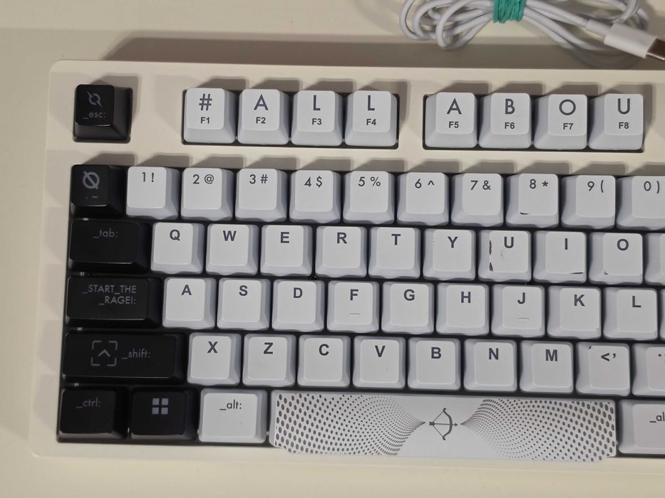 Tastatura Gaming Mecanica Aquirys Aludra TKL Switch-uri Gateron  Cherry Red