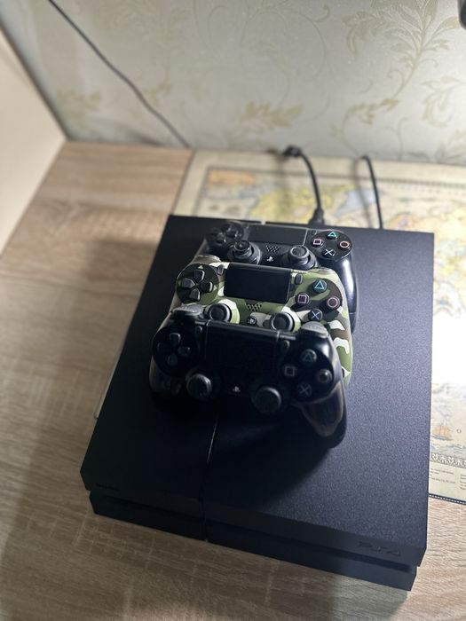 продам Playstation 4
