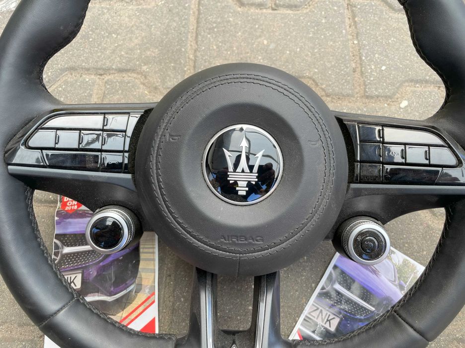 Maserati Grecale Trofeo - volan tesit  - airbag cusut in piele