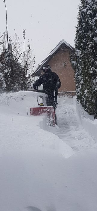 Freza zapada HECHT motor 6,5 cp benzina