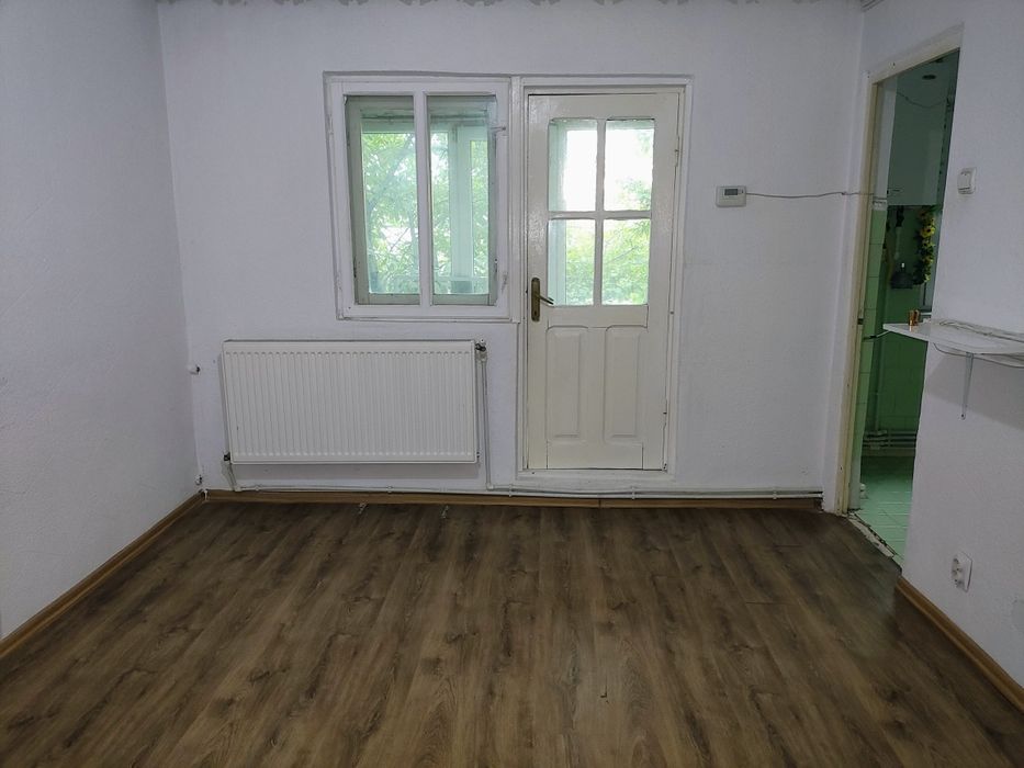 Vand garsoniera in Vaslui, zona Crucea Garii