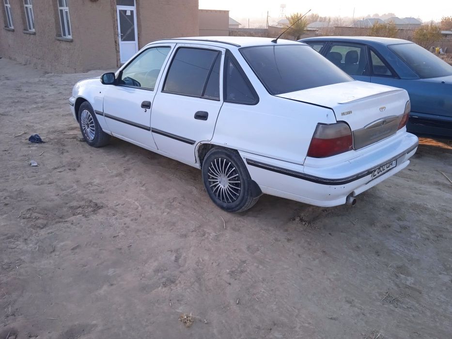 Nexia 1 sotiladi ishlab chiqarilgan yili 2007  gaz benzin.