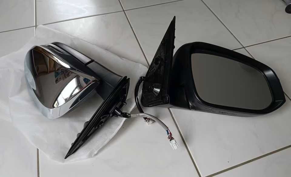 oglinzi  Toyota Hilux 2022