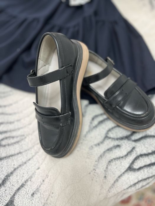 Платье в школьное на девочку продам