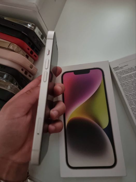 Vând iPhone 14, 128 GB, în stare foarte bună.