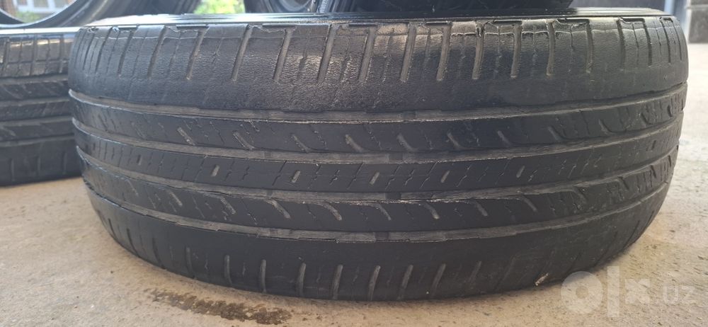 Shina sotiladi b/u  215/60/R17. H96 razmerda