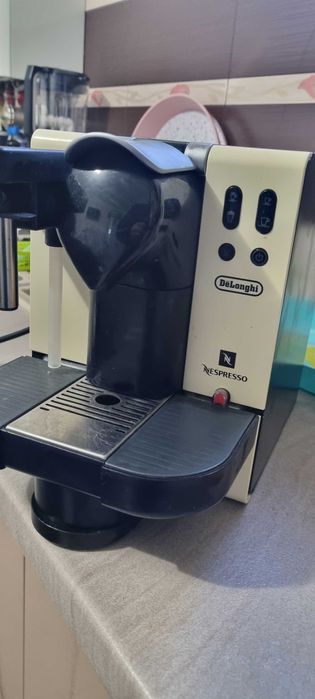 Aparat de cafea DeLonghi Nespresso