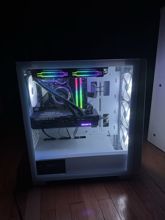 Гейминг компютър RTX 4060ti/ryzen 5 7600x/32 GB DDR5